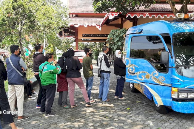 Warga Klaten Antusias Menukarkan Uang Rupiah Tahun Emisi 2022 