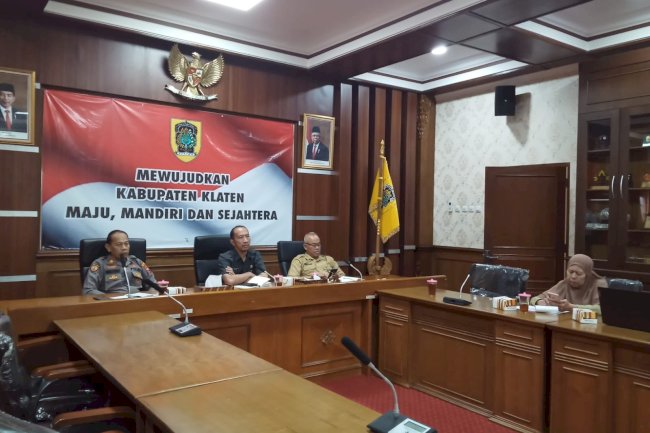 Zoom Meeting Mingguan Rakor Pengendalian Inflasi Daerah Tahun 2023 