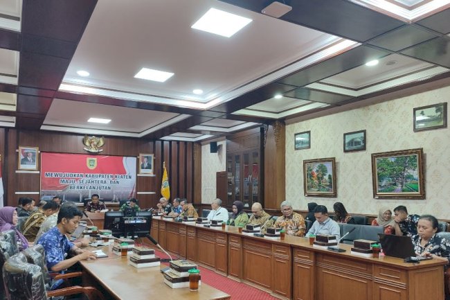 Audiensi Otoritas Jasa Keuangan Solo dengan Bupati Klaten: Memacu Pertumbuhan Industri Keuangan dan Aksesibilitas Daerah