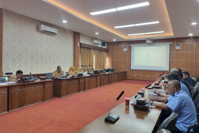 Rapat membahas Draft Raperda Penyertaan Modal pada BUMD  