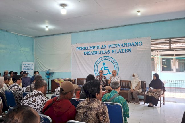 Edukasi Keuangan bagi Penyandang Diasabilitas Persatuan Tunanetra Indonesia (PERTUNI) Cabang Klaten  dengan tema “Literasi Keuangan Inklusi” 