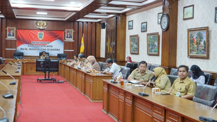 Mengikuti Zoom Meeting Rapat Koordinasi Pengendalian Inflasi Daerah Tahun 2022 