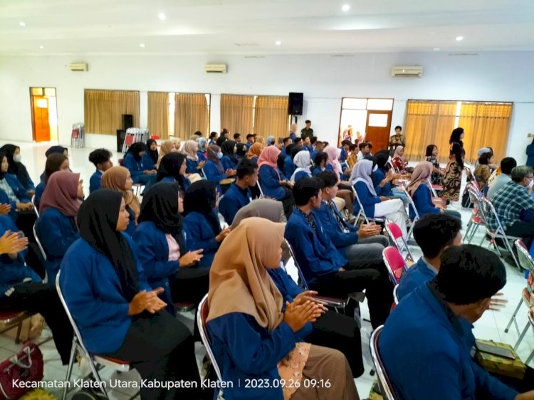 Edukasi Keuangan Kepada Mahasiswa Universitas Widya Dharma Klaten