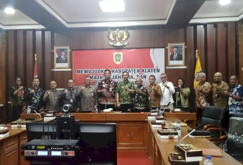 Audiensi Otoritas Jasa Keuangan Solo dengan Bupati Klaten: Memacu Pertumbuhan Industri Keuangan dan Aksesibilitas Daerah