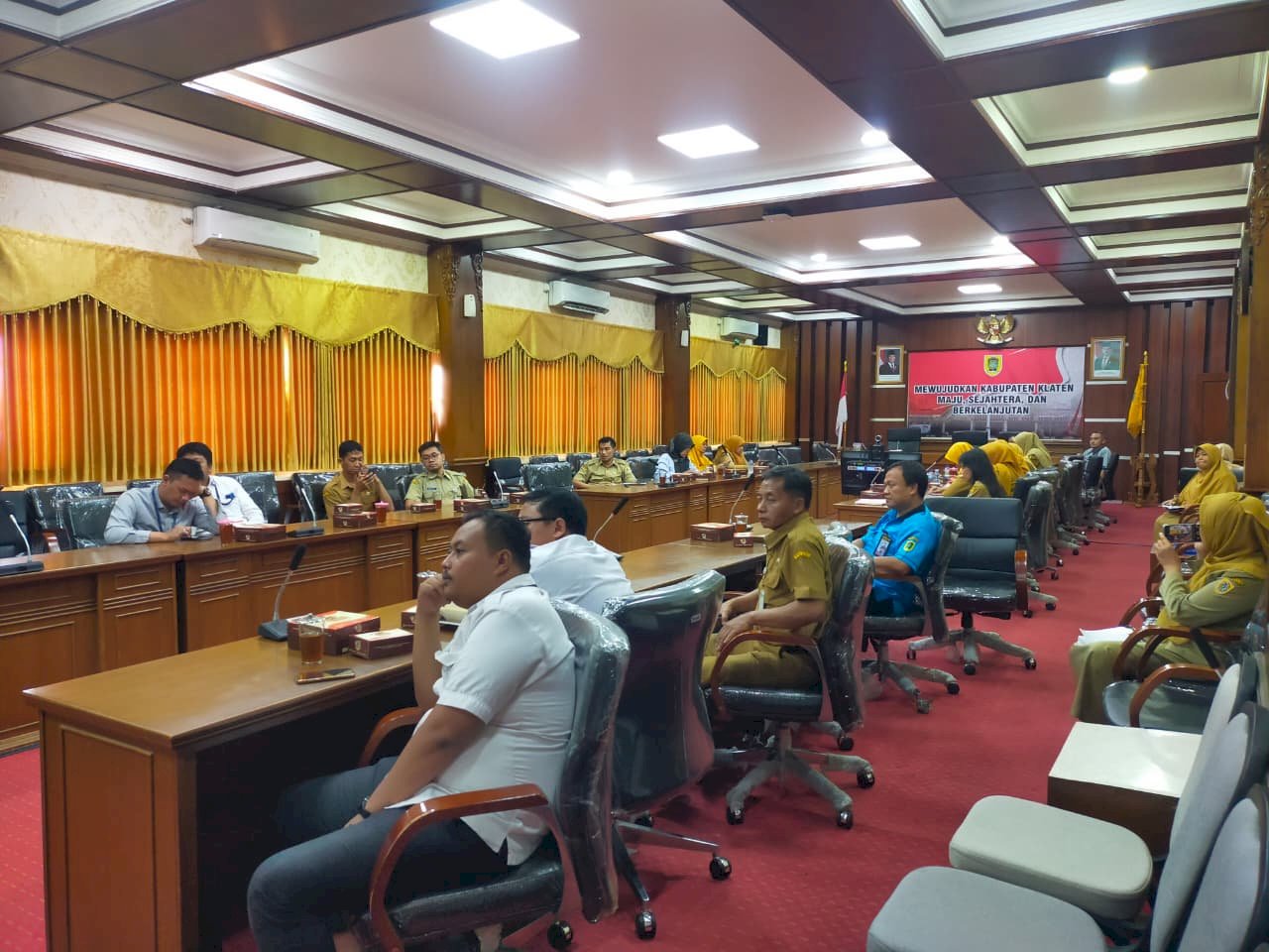 Zoom Meeting Sosialisasi Roadmap TPAKD 2026-2030 dan Refreshment materi terkait Indeks Akses Keuangan Daerah (IKAD)