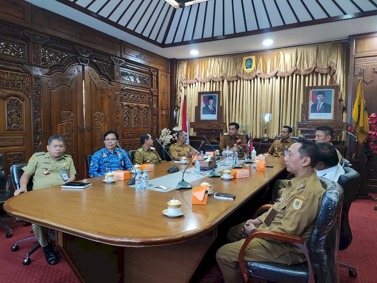 Bupati Klaten Bersama Kepala OPD Ikuti Zoom Meeting Rakornas Pengendalian Inflasi Daerah Jelang Natal & Tahun Baru 2026