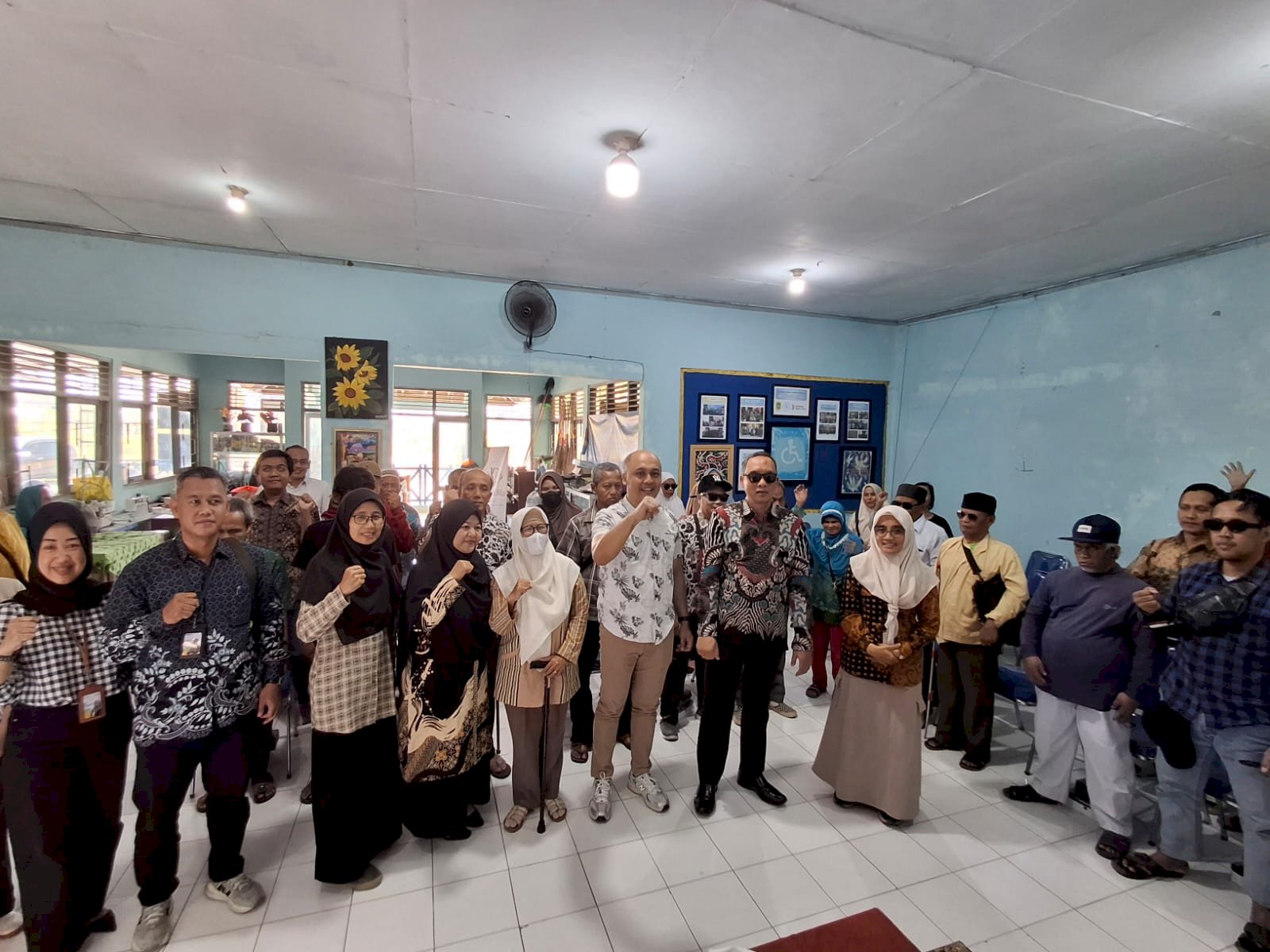 Edukasi Keuangan bagi Penyandang Diasabilitas Persatuan Tunanetra Indonesia (PERTUNI) Cabang Klaten  dengan tema “Literasi Keuangan Inklusi” 